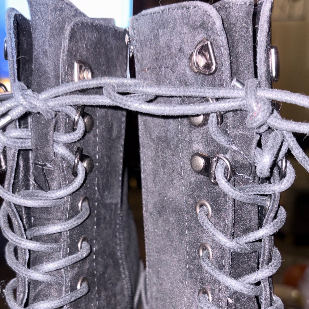 #278 NWOT ForeverSuede Black Lace-Up W combat Boots Sz 9 - Picture 3 of 8
